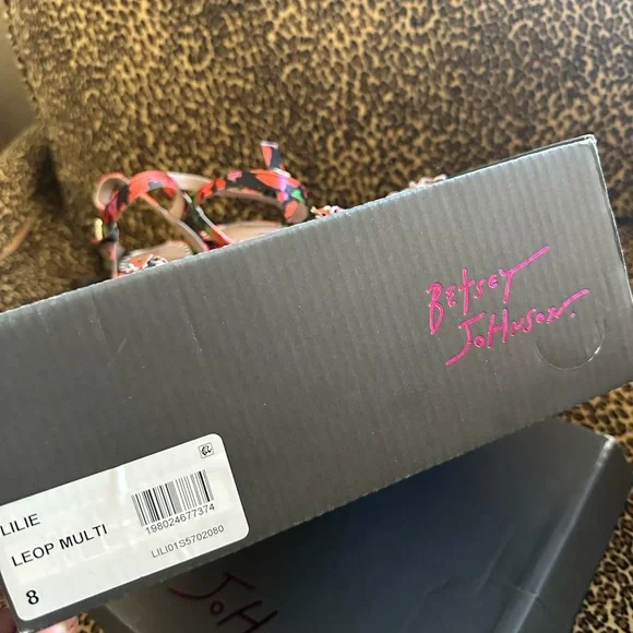 Betsey Johnson Multi-Color Floral & Leopard Bow Platform Sandals 8 NIB - Picture 4 of 5